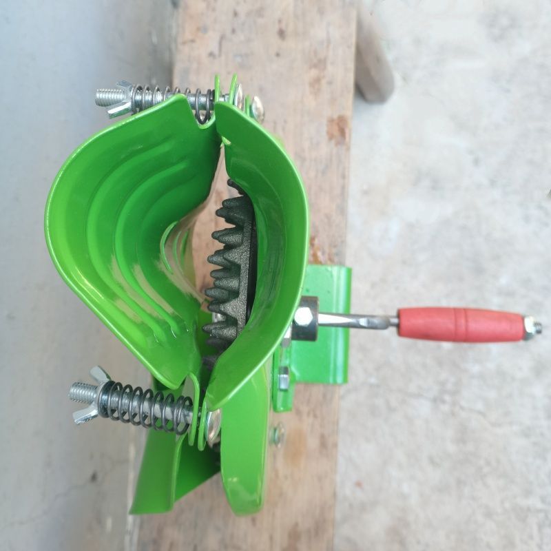 Hand Crank Corn Thresher Mini  – обзор и цена Agriculture Farming Tool
